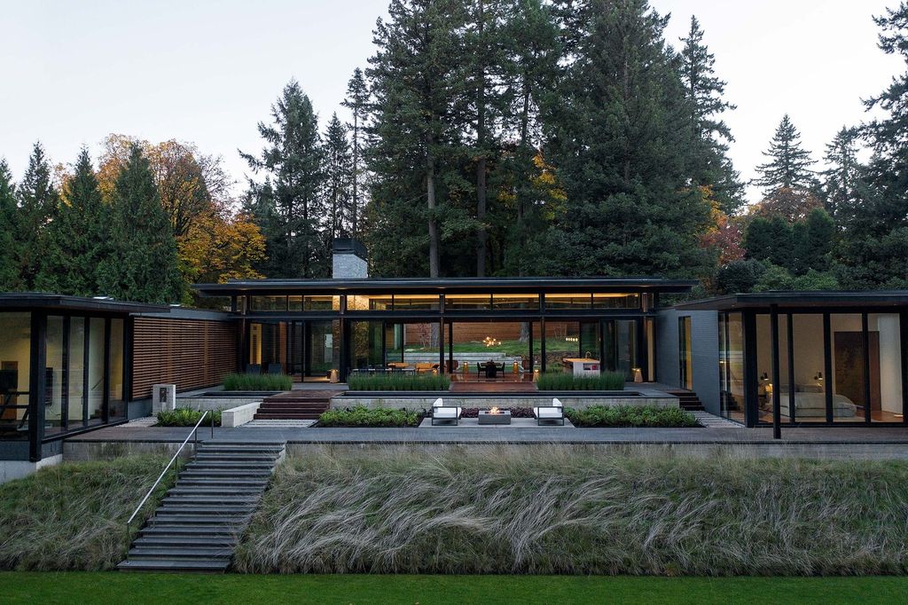 Glass Link House in Oregon by Scott Edwards Architecture 5