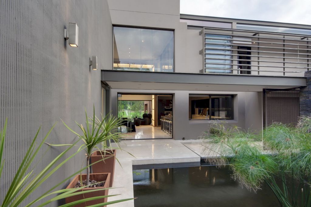 House Sed in South Africa by Nico van der Meulen Architects 5