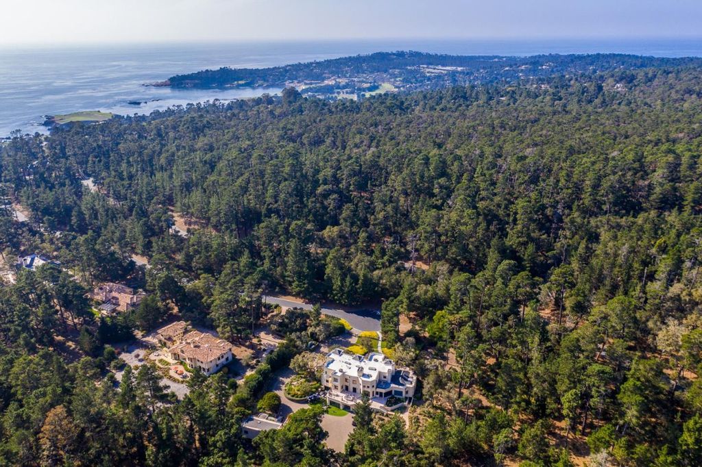 Luxury Living Meets World Class Golf Stunning Pebble Beach Retreat Asking 7995000 36