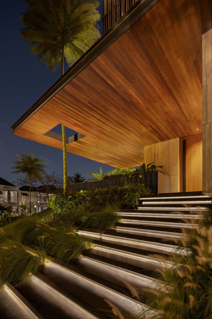 Mentari House Haven of Light Air Privacy by Axial Studio 17