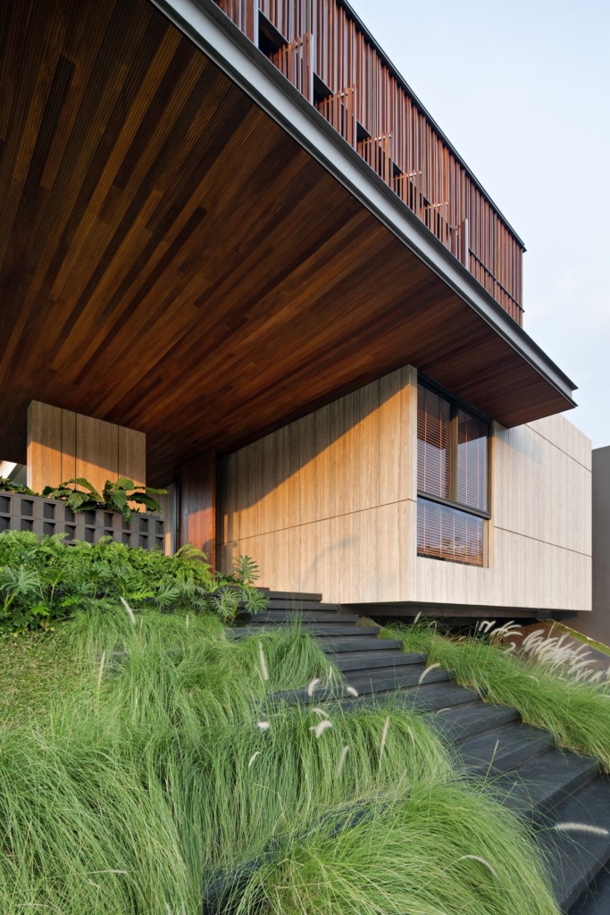 Mentari House Haven of Light Air Privacy by Axial Studio 18