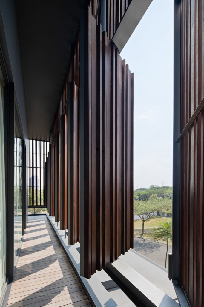 Mentari House Haven of Light Air Privacy by Axial Studio 3