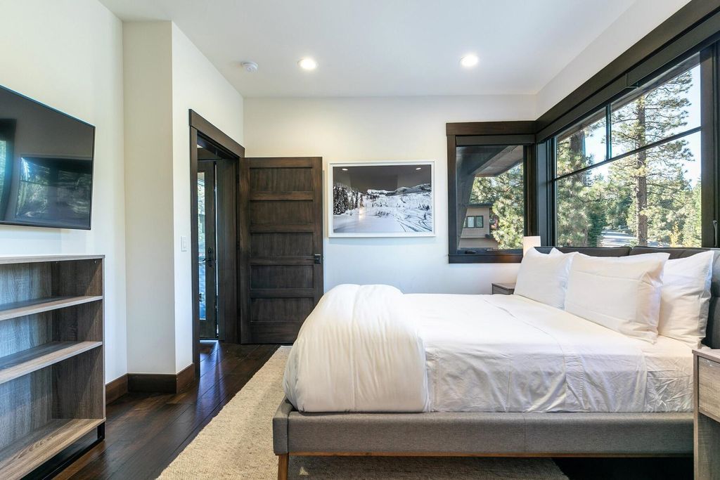 Opulent Mountain Estate in Schaffers Mill Available Now for 3.75 Million 16