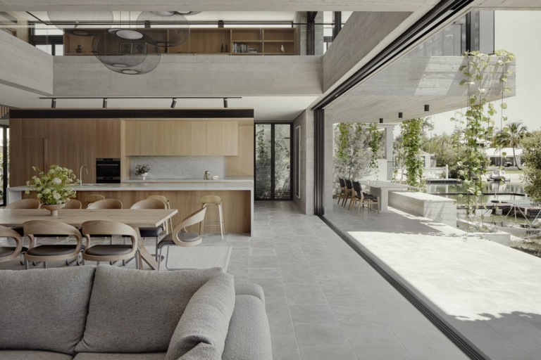 View of Sjøhavn House, Riverfront Sanctuary by Lightbody Architects | Luxury Houses