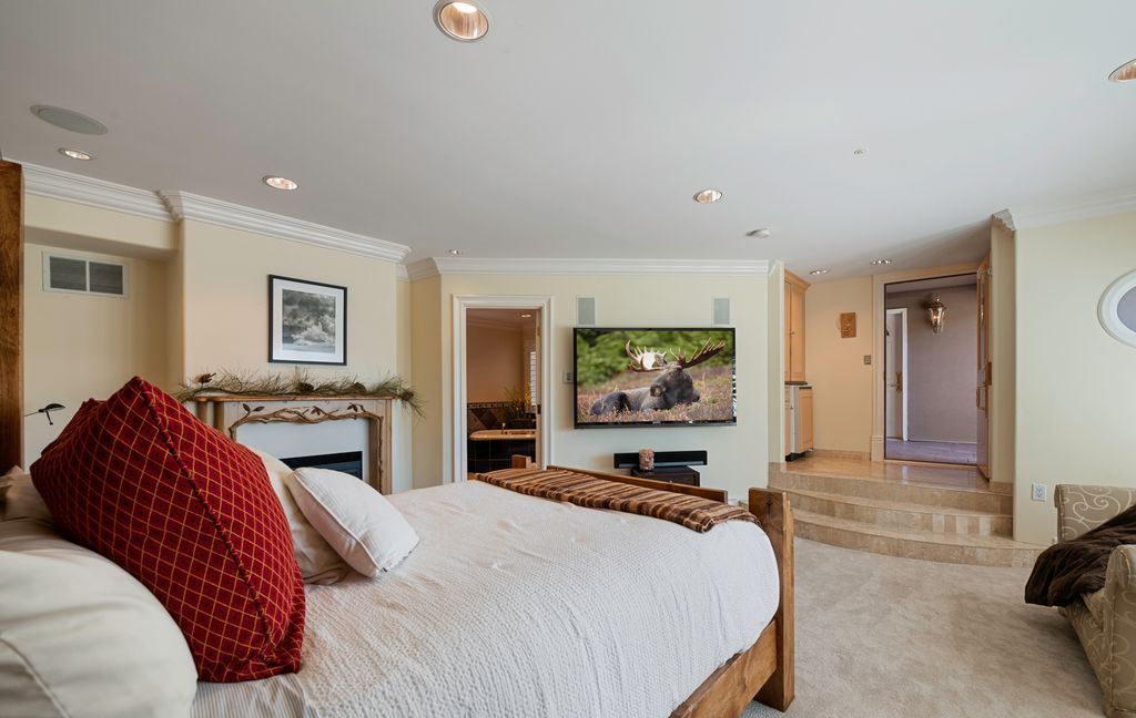 Sophistication Meets Comfort Custom Built Estate in Emigration Canyon Asking 6.4 Million 45