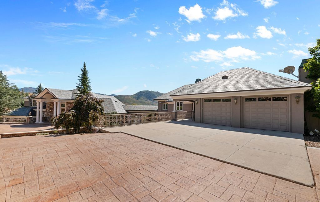 Sophistication Meets Comfort Custom Built Estate in Emigration Canyon Asking 6.4 Million 48