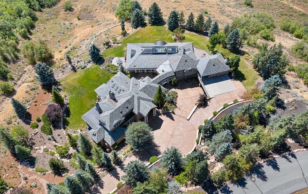 Sophistication Meets Comfort Custom Built Estate in Emigration Canyon Asking 6.4 Million 55
