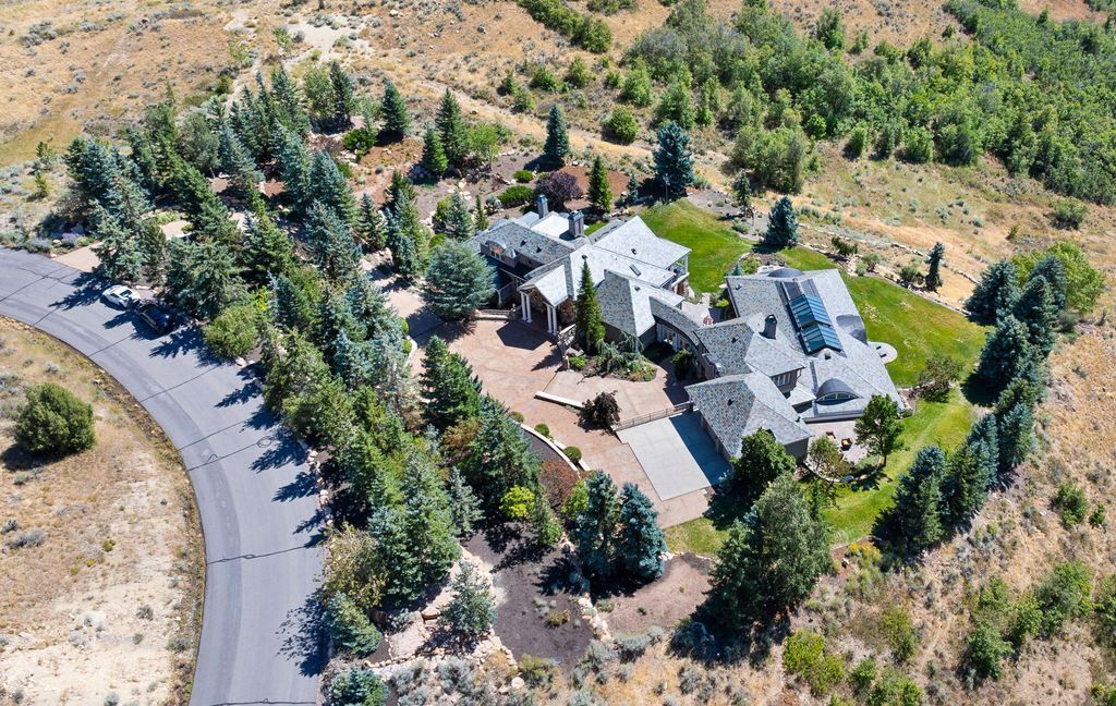 Sophistication Meets Comfort Custom Built Estate in Emigration Canyon Asking 6.4 Million 57