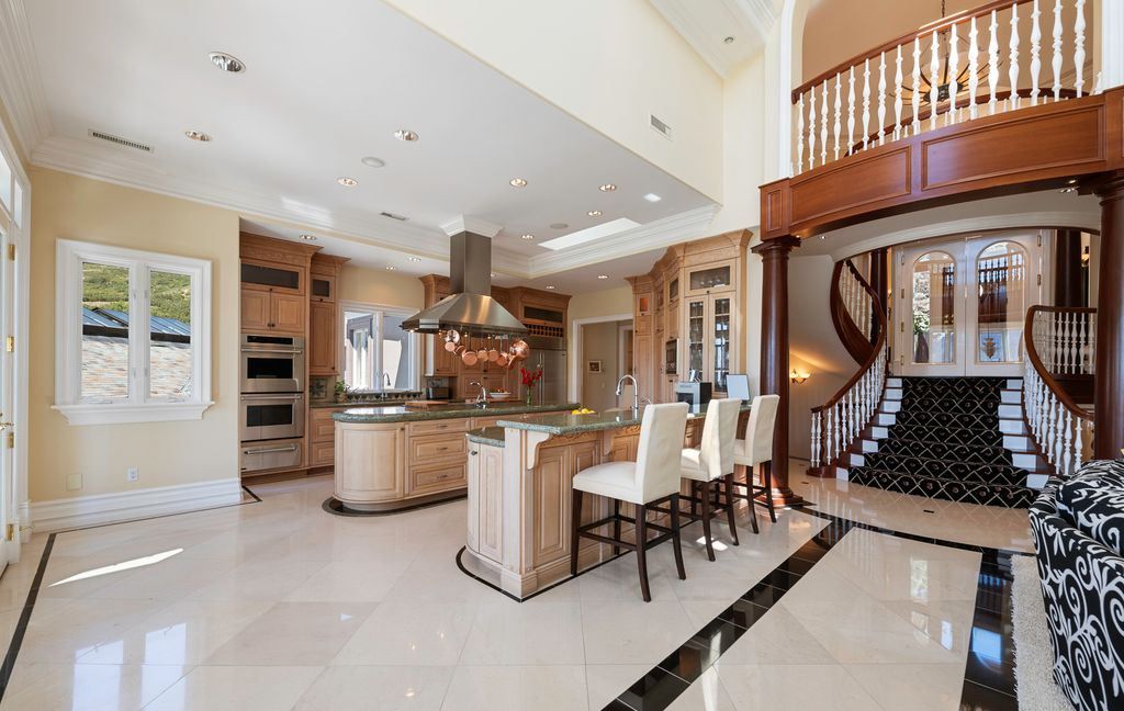 Sophistication Meets Comfort Custom Built Estate in Emigration Canyon Asking 6.4 Million 9
