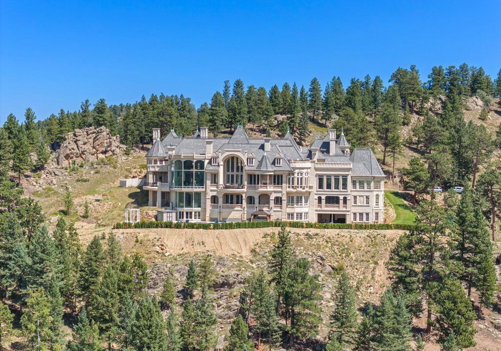 A Masterpiece of Elegance Chateau in the Heart of Evergreen Colorado for 59.998 Million 12