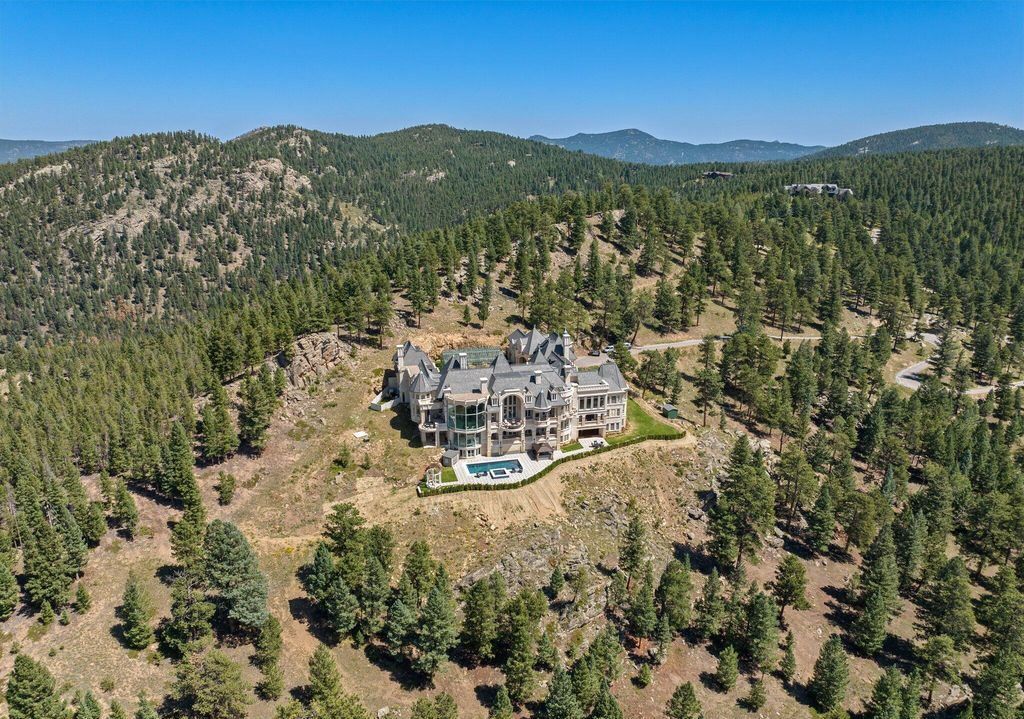 A Masterpiece of Elegance Chateau in the Heart of Evergreen Colorado for 59.998 Million 13