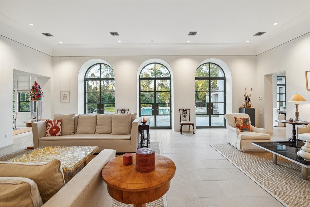 A Masterpiece of Timeless Elegance and Modern Design in Texas Offered at 19.99 Million 15