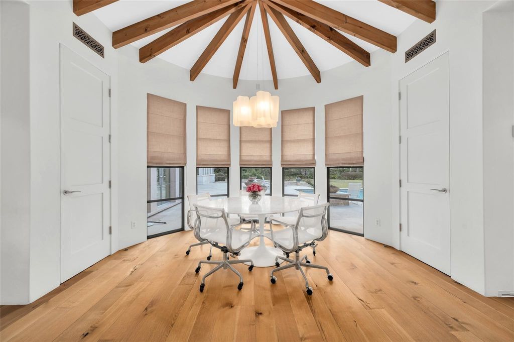 A Masterpiece of Timeless Elegance and Modern Design in Texas Offered at 19.99 Million 22