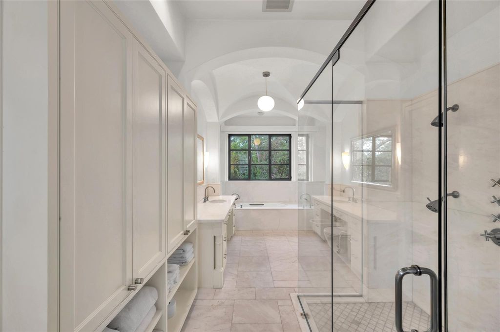 A Masterpiece of Timeless Elegance and Modern Design in Texas Offered at 19.99 Million 26