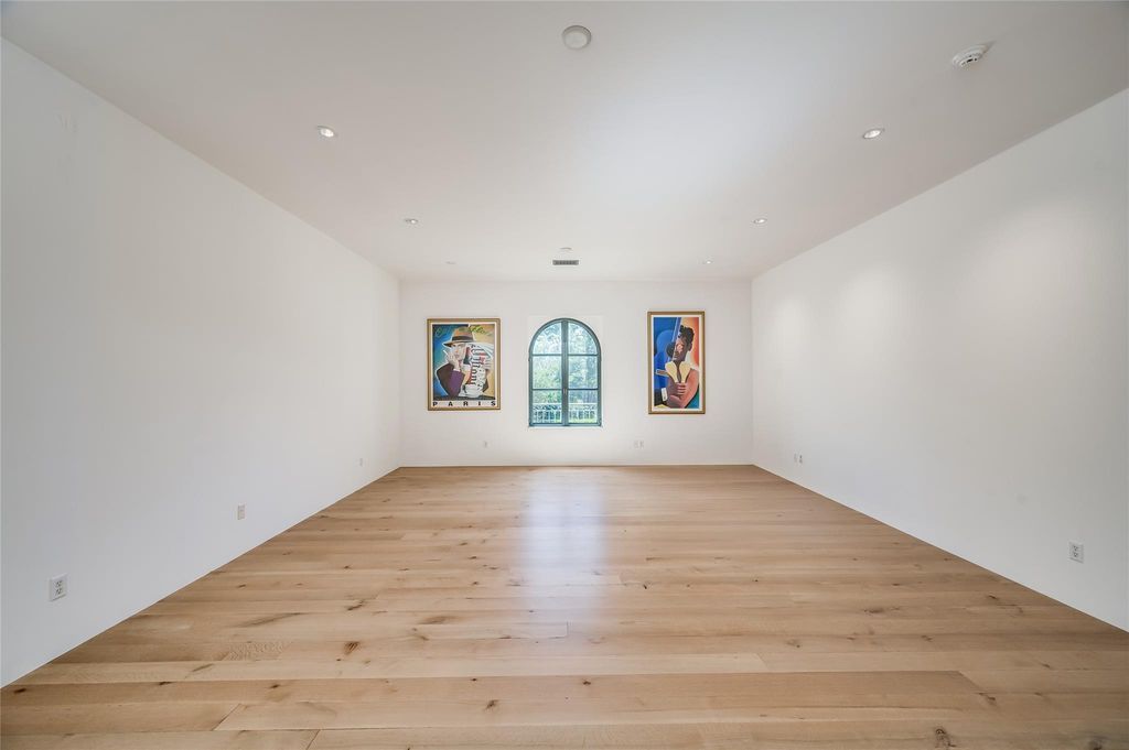 A Masterpiece of Timeless Elegance and Modern Design in Texas Offered at 19.99 Million 29