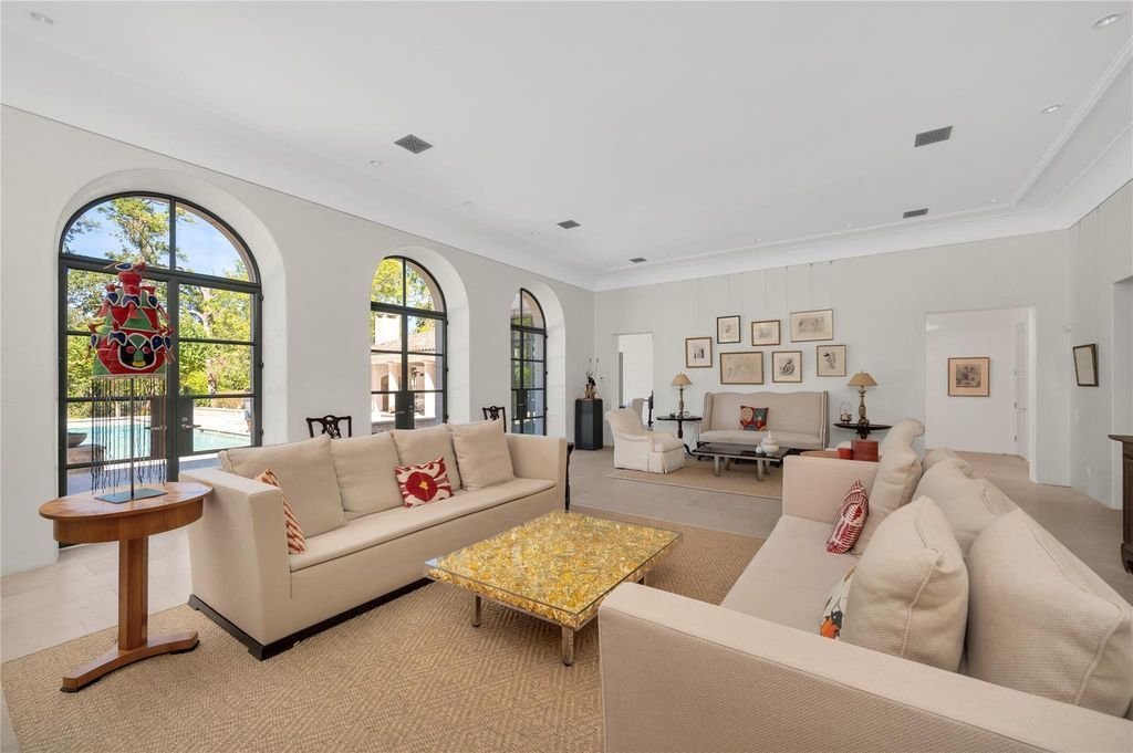 A Masterpiece of Timeless Elegance and Modern Design in Texas Offered at 19.99 Million 3