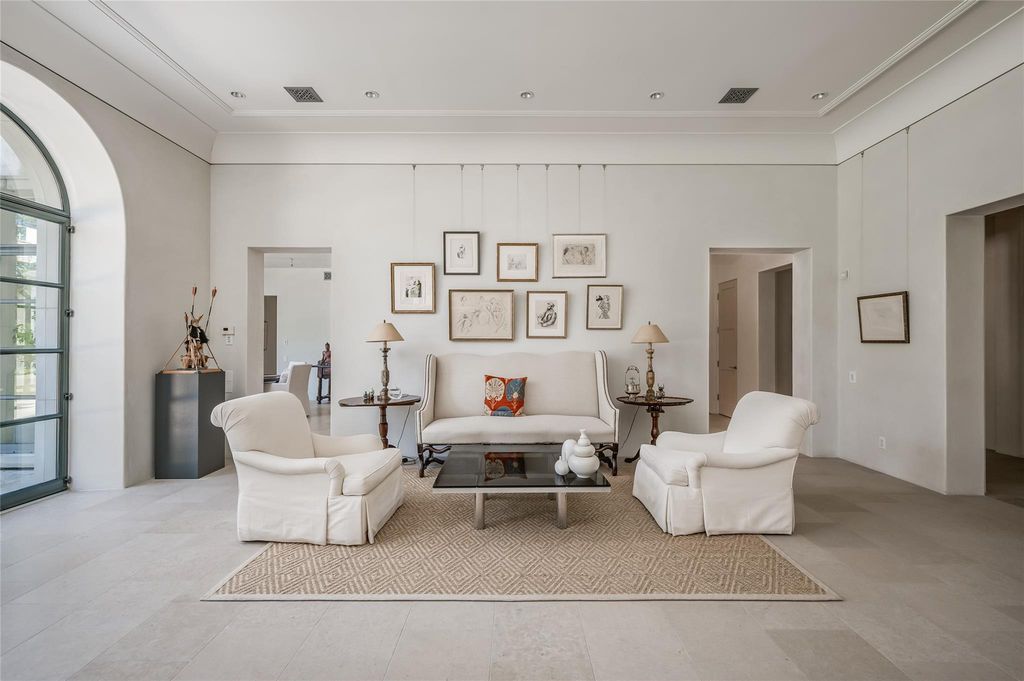 A Masterpiece of Timeless Elegance and Modern Design in Texas Offered at 19.99 Million 4