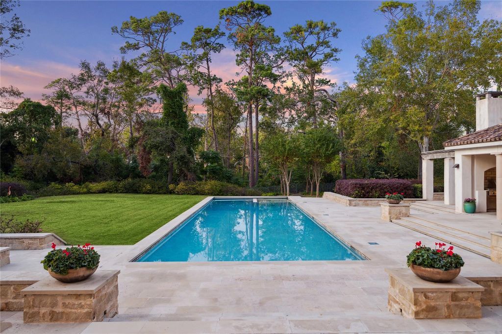 A Masterpiece of Timeless Elegance and Modern Design in Texas Offered at 19.99 Million 44