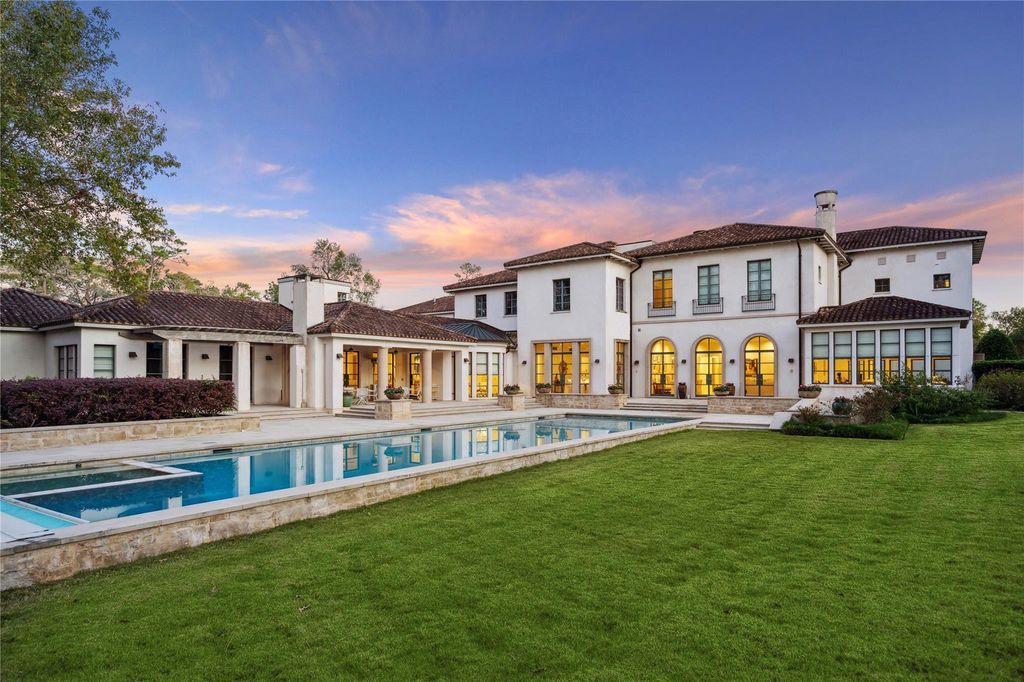 A Masterpiece of Timeless Elegance and Modern Design in Texas Offered at 19.99 Million 45