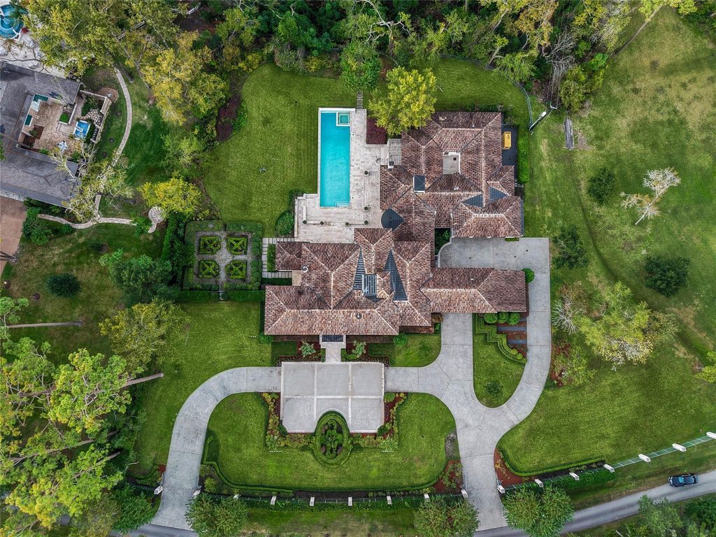 A Masterpiece of Timeless Elegance and Modern Design in Texas Offered at 19.99 Million 46