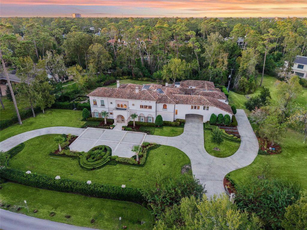 A Masterpiece of Timeless Elegance and Modern Design in Texas Offered at 19.99 Million 47