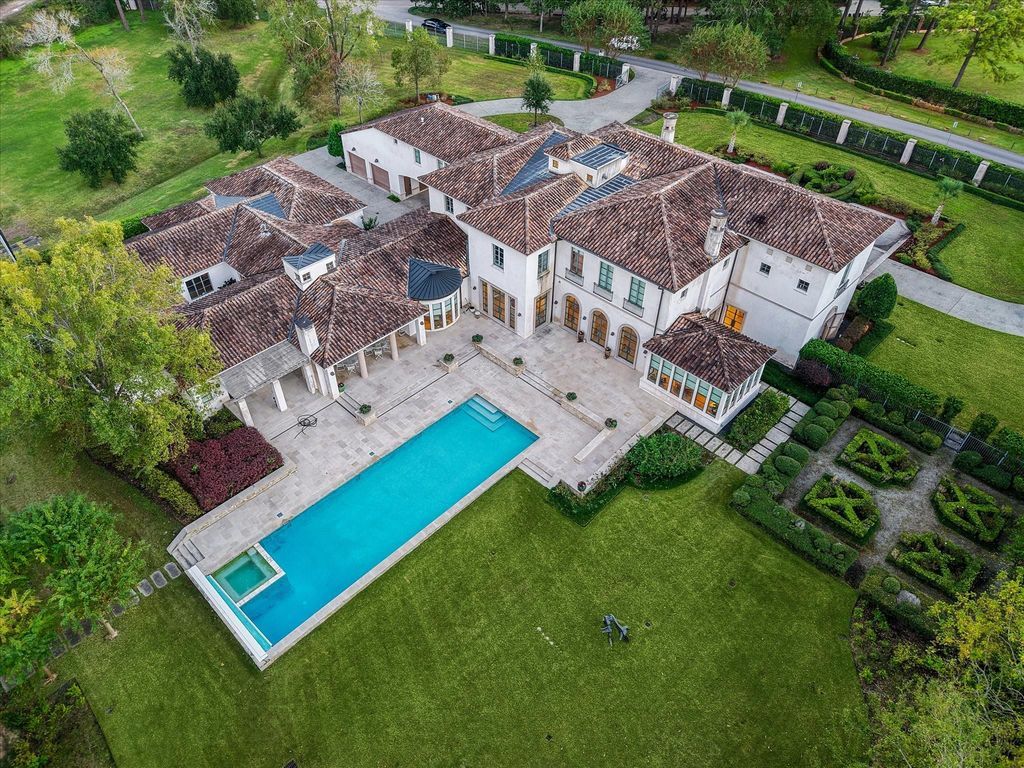 A Masterpiece of Timeless Elegance and Modern Design in Texas Offered at 19.99 Million 9