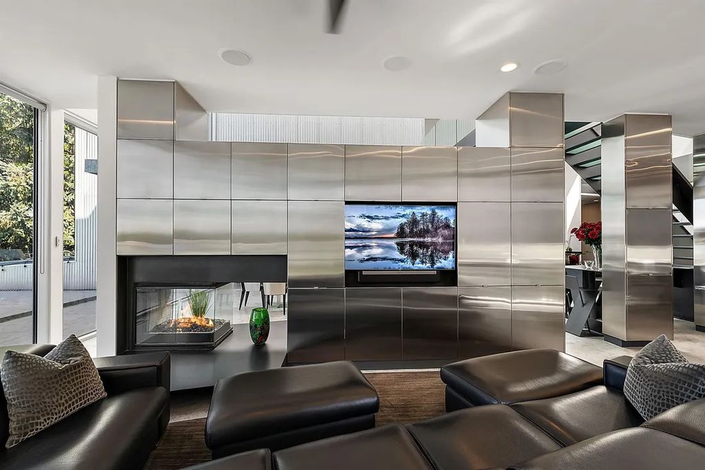 A Waterfront Dream Stunning Modern Lake Home in Michigan for 4199000 10