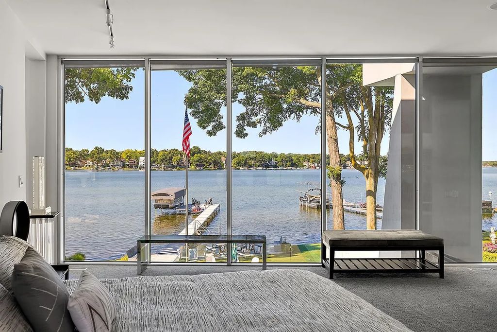 A Waterfront Dream Stunning Modern Lake Home in Michigan for 4199000 26