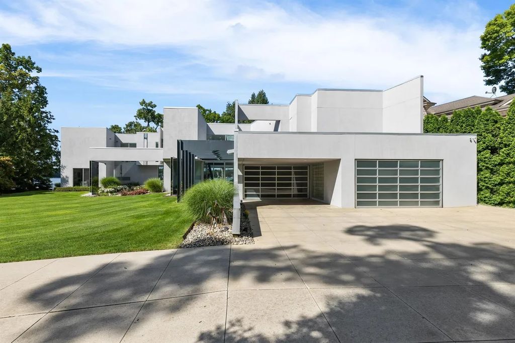 A Waterfront Dream Stunning Modern Lake Home in Michigan for 4199000 47