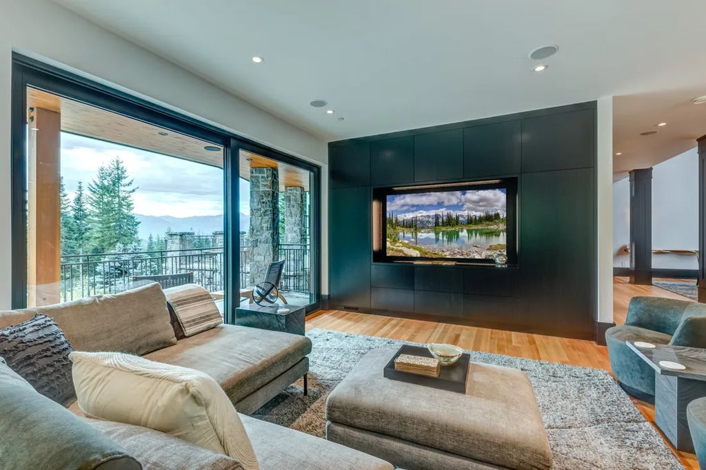 A Winter Wonderland Ski InSki Out Home with Panoramic Mountain Views for C14.9 Million in Canada 12
