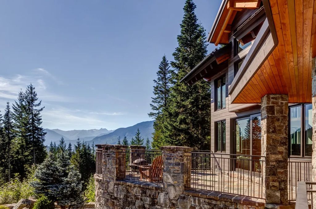 A Winter Wonderland Ski InSki Out Home with Panoramic Mountain Views for C14.9 Million in Canada 13