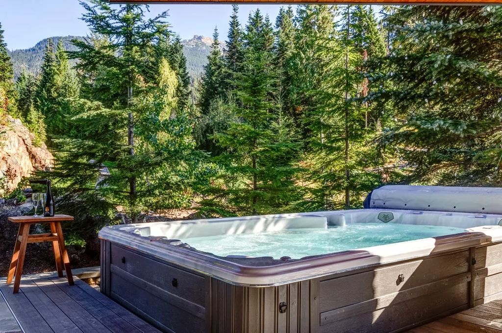 A Winter Wonderland Ski InSki Out Home with Panoramic Mountain Views for C14.9 Million in Canada 17