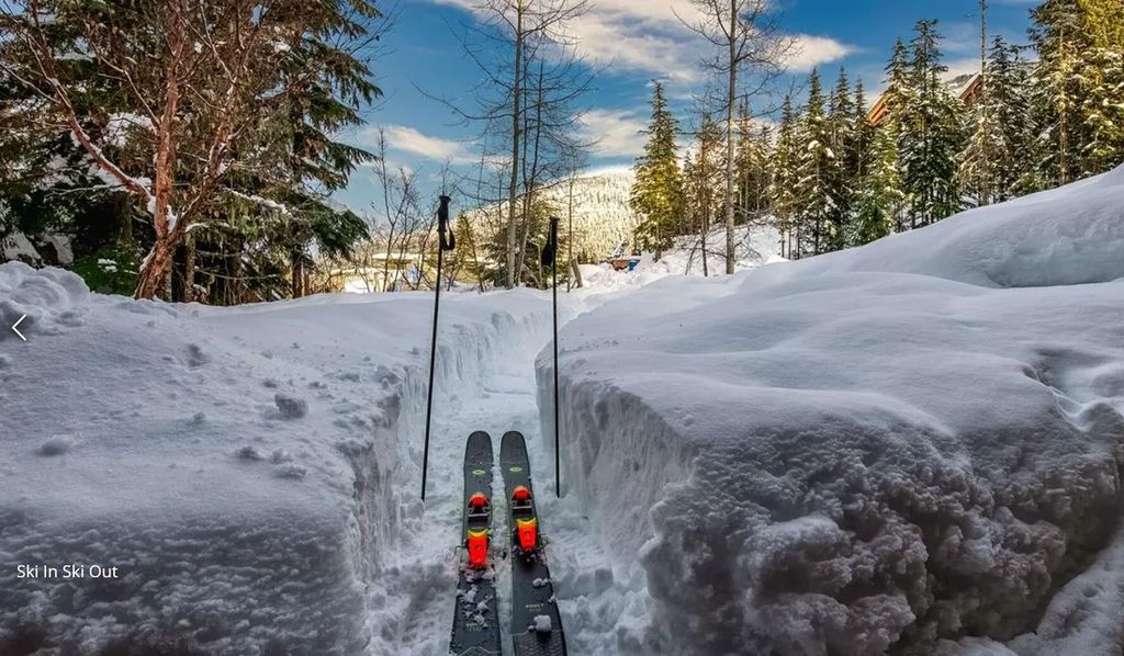 A Winter Wonderland Ski InSki Out Home with Panoramic Mountain Views for C14.9 Million in Canada 2