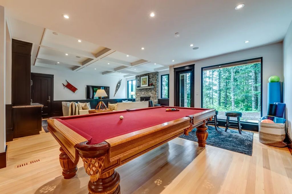 A Winter Wonderland Ski InSki Out Home with Panoramic Mountain Views for C14.9 Million in Canada 29
