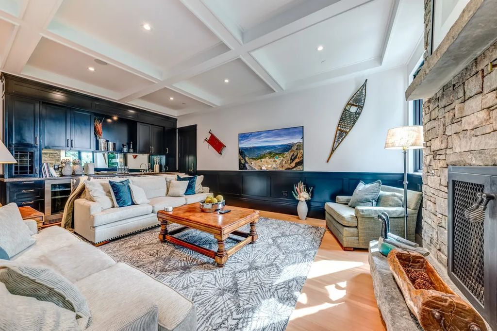A Winter Wonderland Ski InSki Out Home with Panoramic Mountain Views for C14.9 Million in Canada 31