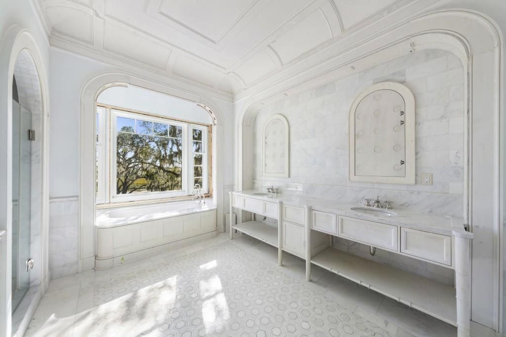 Architectural Brilliance at Kings Point Designed by Roger H. Seifter for 30 Million 22