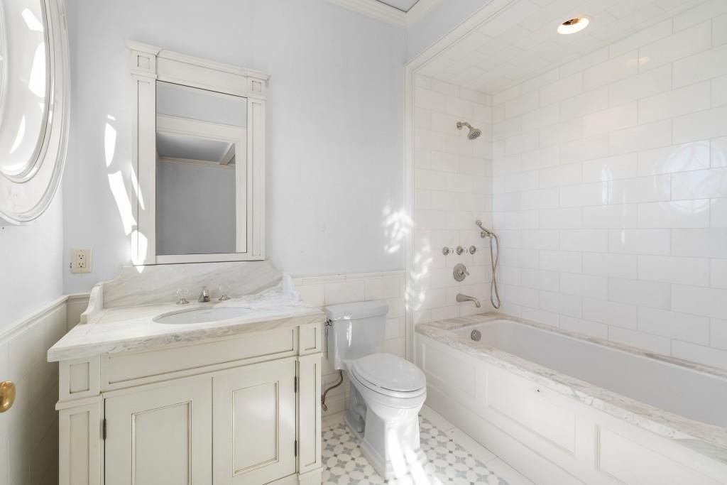 Architectural Brilliance at Kings Point Designed by Roger H. Seifter for 30 Million 26
