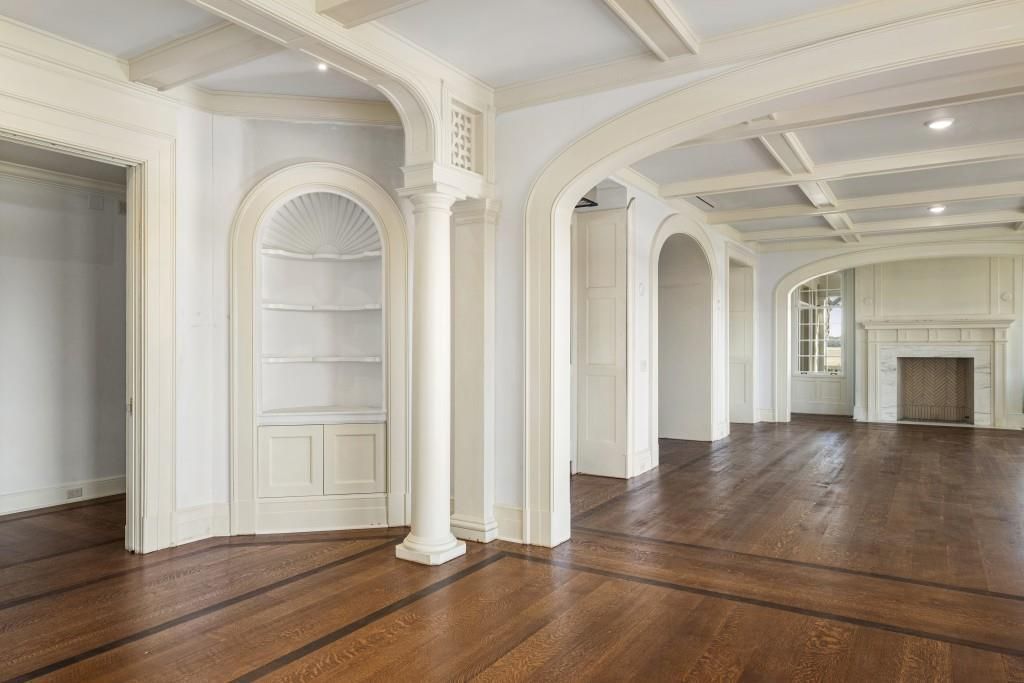 Architectural Brilliance at Kings Point Designed by Roger H. Seifter for 30 Million 53