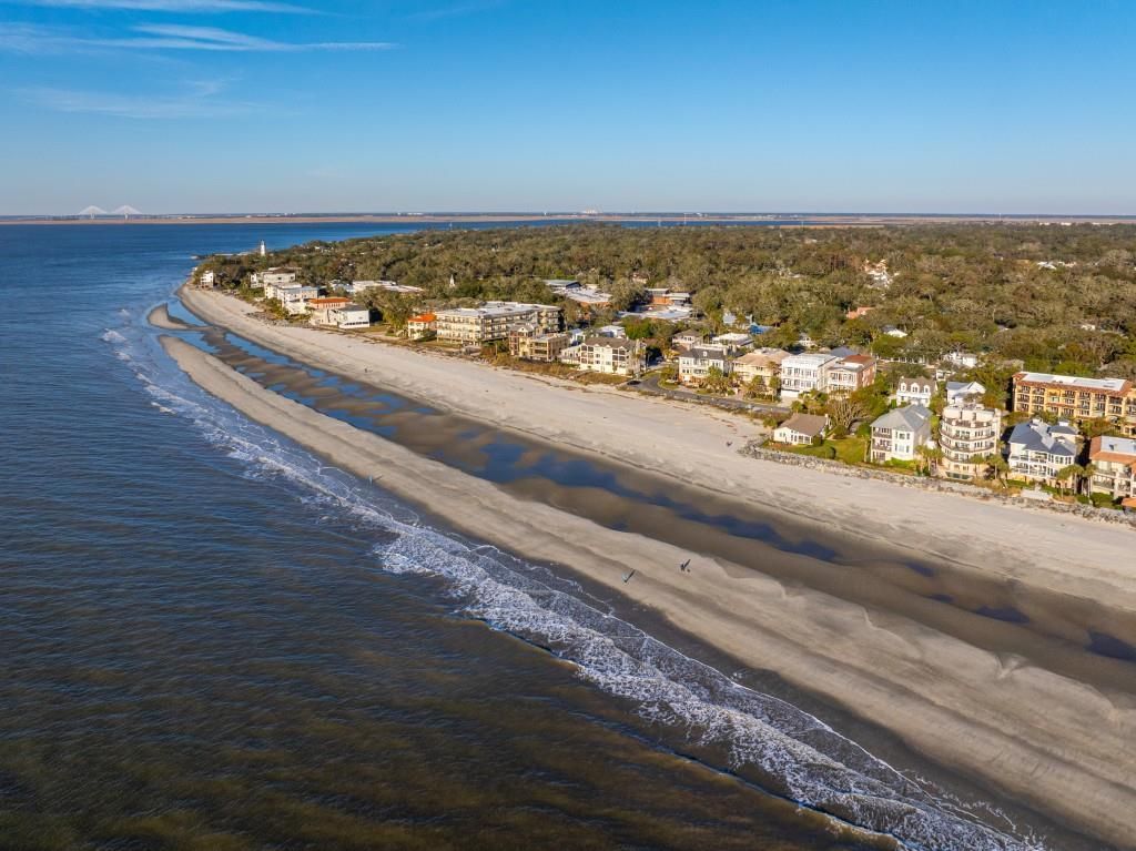Architectural Brilliance at Kings Point Designed by Roger H. Seifter for 30 Million 76