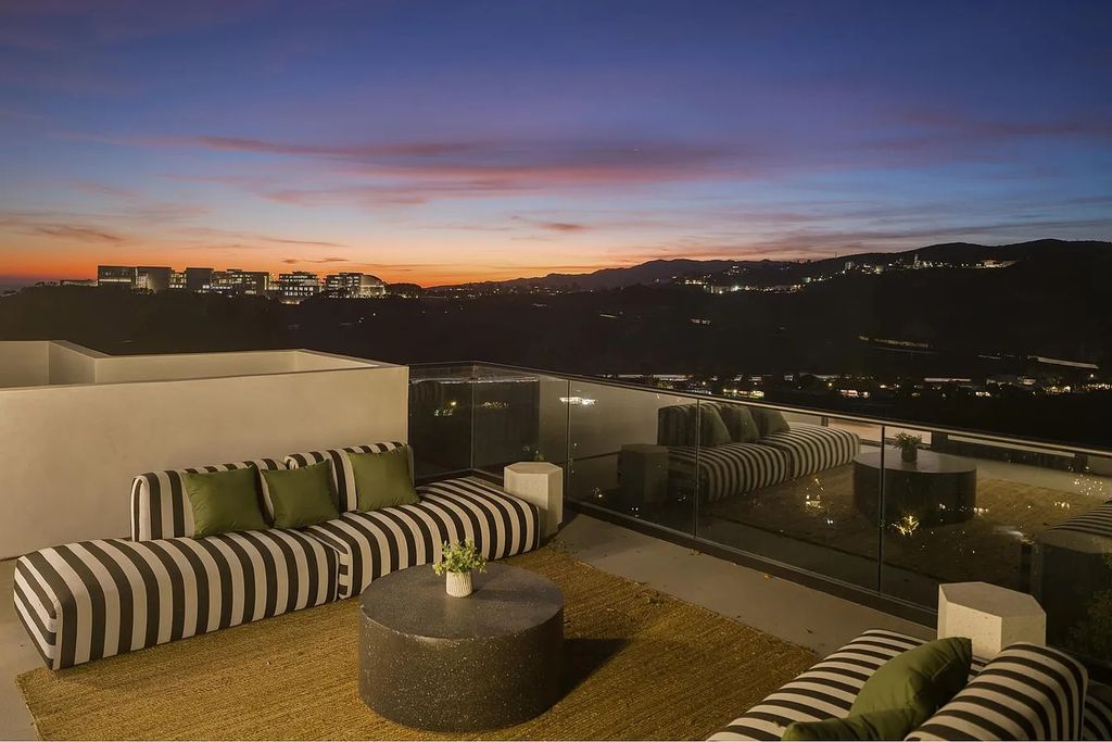 Architectural Marvel with Ocean and Mountain Views in California for 10.99 Million 26 1
