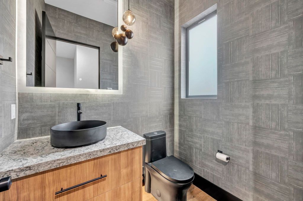 Brand New High End Residence in California Offers Style and Tranquility for 5.349 Million 10
