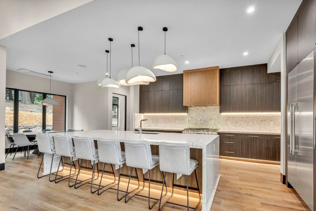 Brand New High End Residence in California Offers Style and Tranquility for 5.349 Million 4