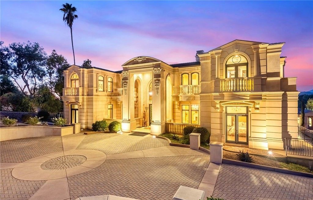 California Dreaming Stunning European Style Mansion Offers Absolute Luxury at 13.58 Million 2