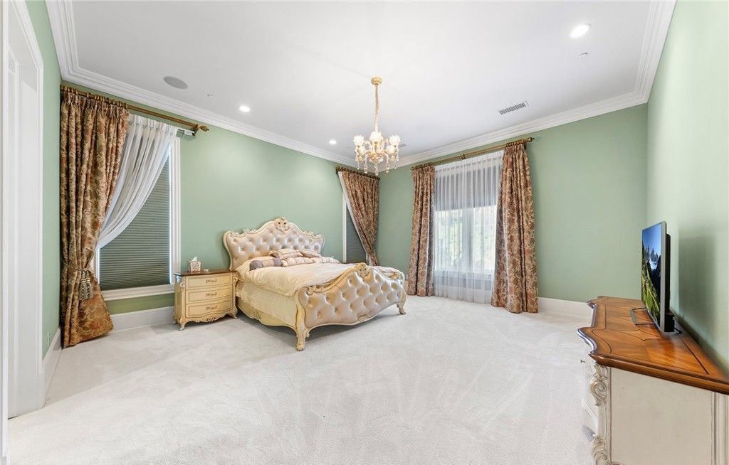 California Dreaming Stunning European Style Mansion Offers Absolute Luxury at 13.58 Million 43