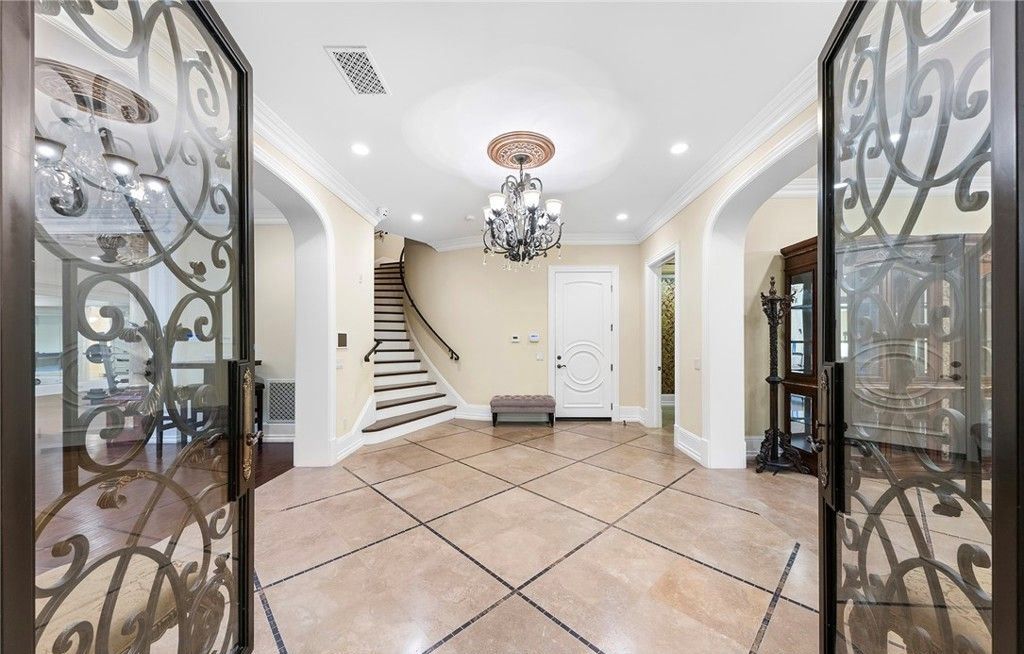 California Dreaming Stunning European Style Mansion Offers Absolute Luxury at 13.58 Million 45