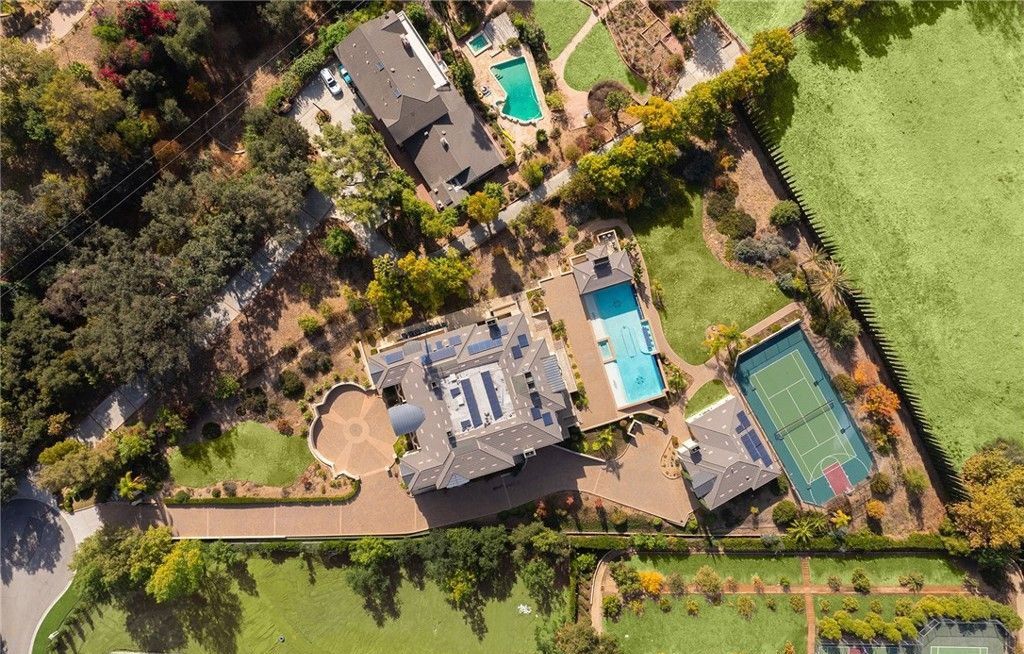 California Dreaming Stunning European Style Mansion Offers Absolute Luxury at 13.58 Million 71