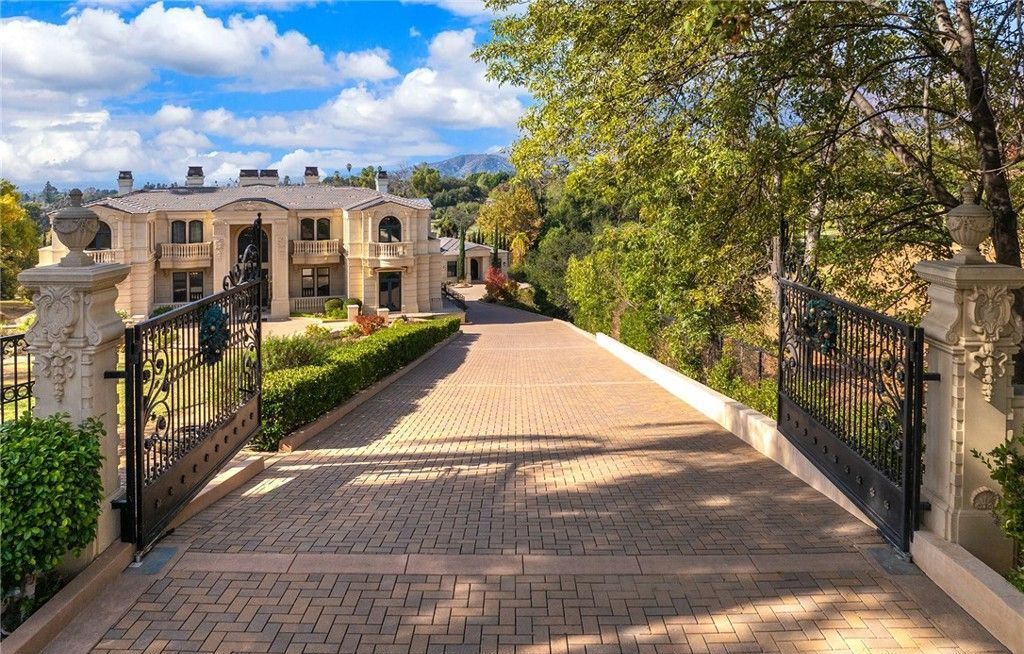 California Dreaming Stunning European Style Mansion Offers Absolute Luxury at 13.58 Million 8