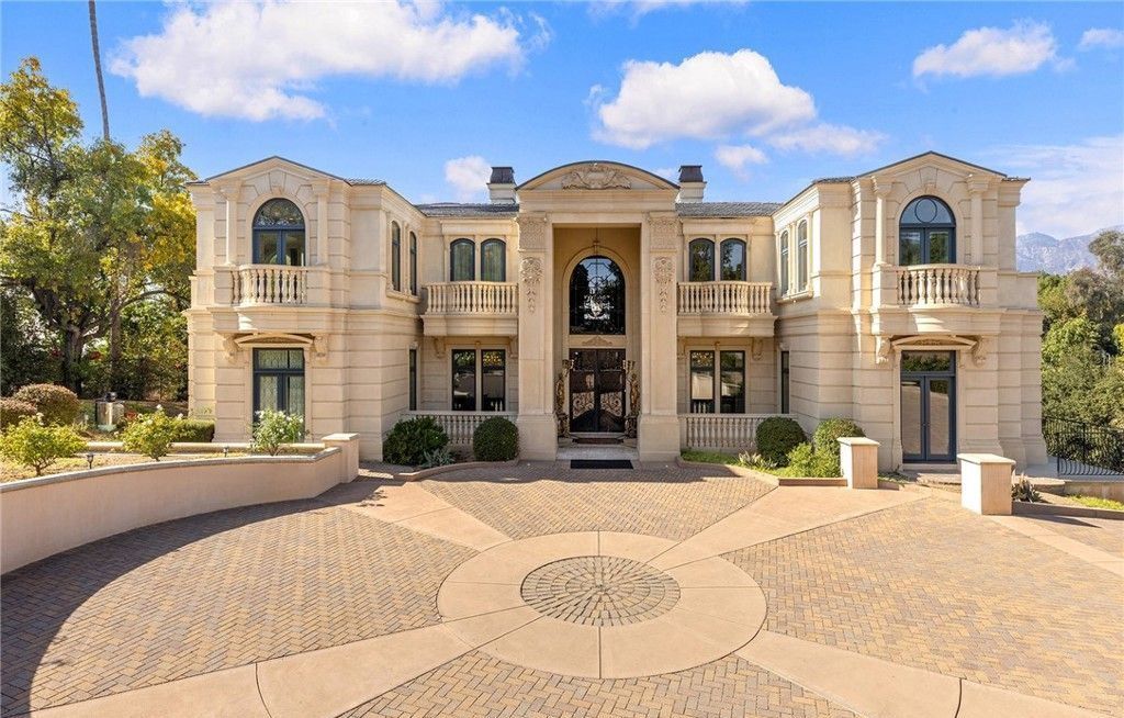 California Dreaming Stunning European Style Mansion Offers Absolute Luxury at 13.58 Million 9