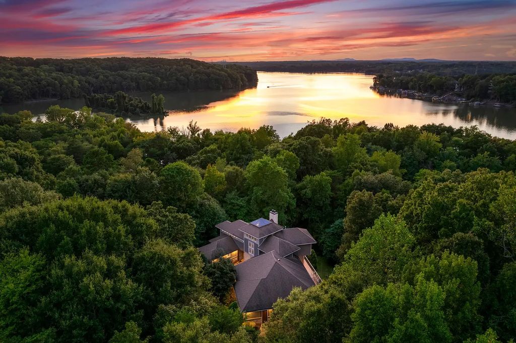 Charm and Modern Elegance Combine in This Sanctuary Estate Listed at 2.75 Million in North Carolina 30
