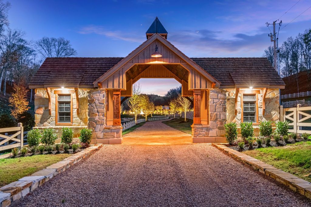 Entertainers Paradise on 120 Acres Near Leipers Fork Tennessee Available for 8.6 Million 3